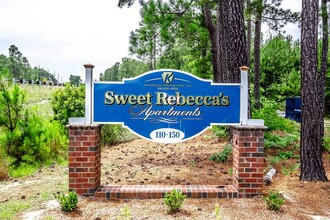 Sweet Rebecca's Apartments in Pinehurst, NC - Foto de edificio - Building Photo