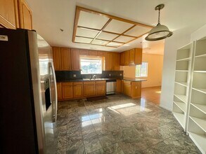 728 Brooklyn Ave in Oakland, CA - Building Photo - Building Photo