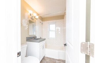 227 Custer Ave in Evanston, IL - Building Photo - Building Photo