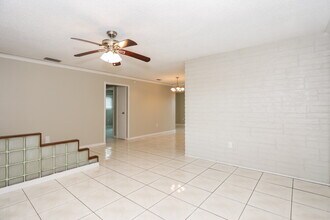 9521 NW 25th St in Sunrise, FL - Building Photo - Building Photo