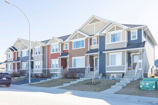 159 Fireside Pky in Cochrane, AB - Building Photo