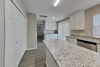 9806 Arrowgrass Dr in Houston, TX - Building Photo - Building Photo