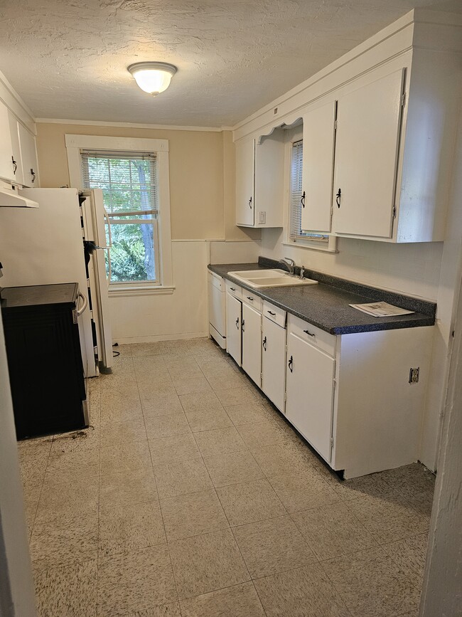 273 Front St in Weymouth, MA - Building Photo - Building Photo