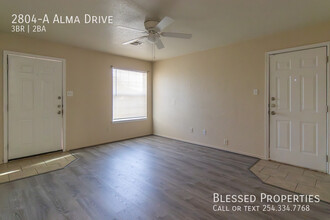 2804 Alma Dr in Killeen, TX - Foto de edificio - Building Photo
