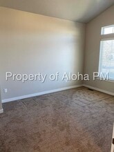6142 N Silver Spruce Ave in Meridian, ID - Building Photo - Building Photo