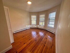 63 Pleasant St, Unit 3B in Cambridge, MA - Building Photo - Building Photo