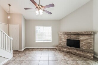 16202 Samoa Way in Houston, TX - Building Photo - Building Photo