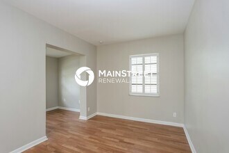 7025 Ponderosa Dr in Tampa, FL - Building Photo - Building Photo