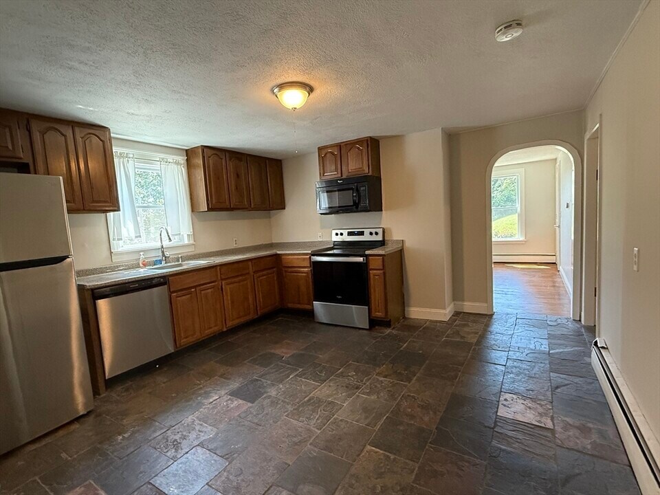 38 Tatman St in Worcester, MA - Building Photo
