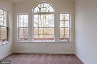 3842 Koval Ln in Woodbridge, VA - Building Photo - Building Photo