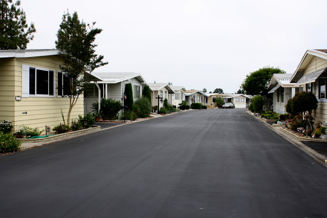 Forest Gardens Mobile Home in Lake Forest, CA - Building Photo