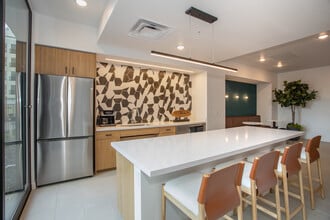 THE MOD AT MIDTOWN in Sacramento, CA - Building Photo - Interior Photo