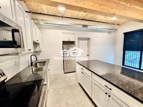 2701 Ingersoll Ave in Des Moines, IA - Building Photo - Building Photo