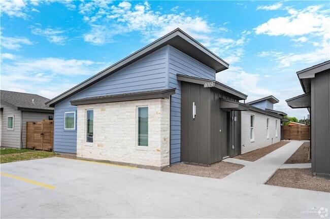 24 Jenna Ln in Weslaco, TX - Building Photo - Building Photo