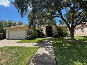 3335 Hagen Lp in Laredo, TX - Building Photo - Building Photo