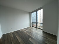 421 W Huron St, Unit 1 in Chicago, IL - Foto de edificio - Building Photo