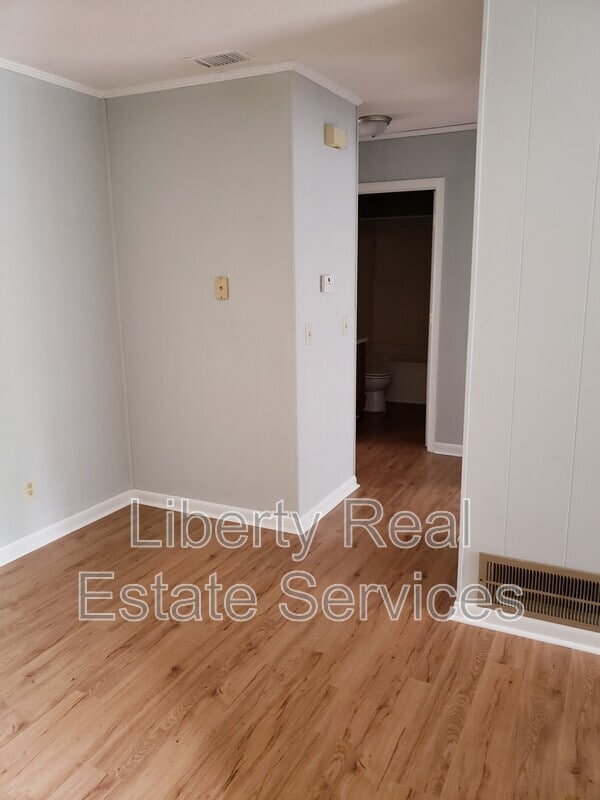 991 Live Oak Dr in Hinesville, GA - Building Photo - Building Photo