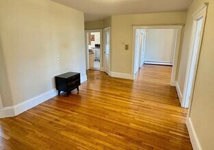 1682 Commonwealth Ave in Boston, MA - Building Photo - Building Photo