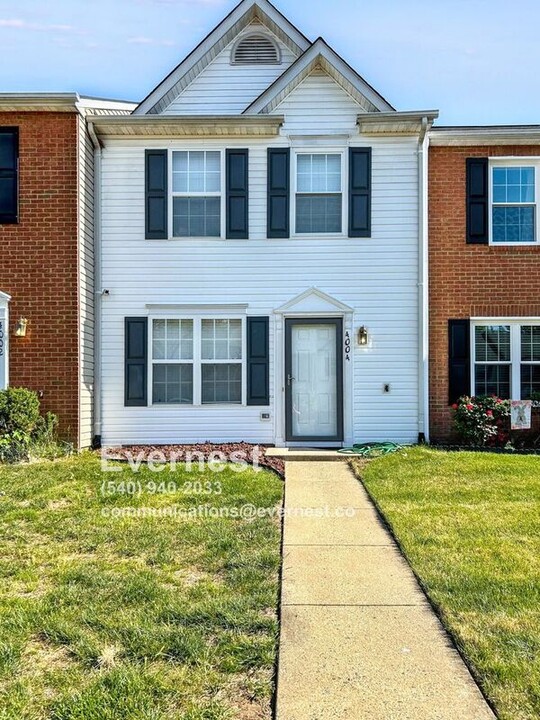 4004 Canopy Way in Fredericksburg, VA - Building Photo