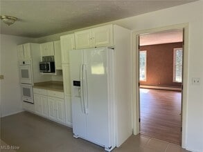 13993 Sweetbriar Ln in Novelty, OH - Building Photo - Building Photo