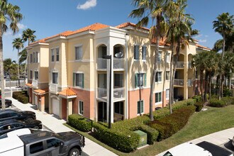 11037 Legacy Blvd in Palm Beach Gardens, FL - Foto de edificio - Building Photo