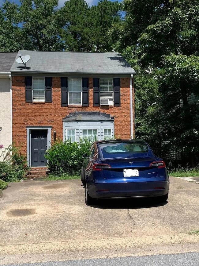 property at 1524 Cedar Bluff Trl
