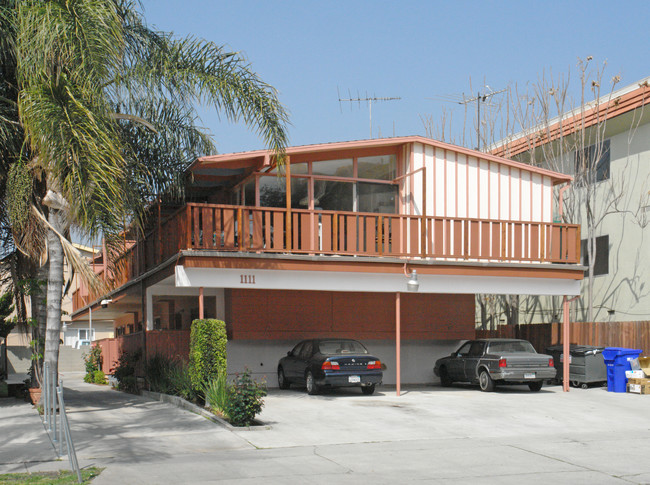 1111 Holt Ave in Los Angeles, CA - Building Photo - Building Photo