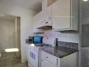 6505 Aberdeen Ln in Las Vegas, NV - Foto de edificio - Building Photo