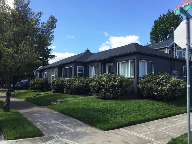 35 NE Going St, Unit 35