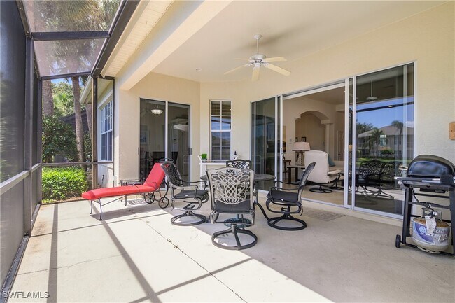 2256 Island Cove Cir in Naples, FL - Building Photo - Building Photo