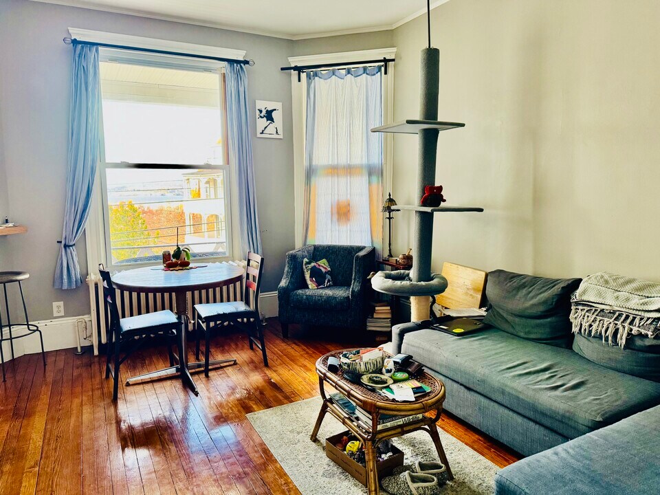 56 Windle Park, Unit 1 in Tarrytown, NY - Building Photo