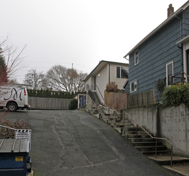 2230 SE Yamhill St in Portland, OR - Foto de edificio - Building Photo