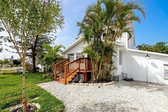 13148 3rd St E in Madeira Beach, FL - Building Photo - Building Photo