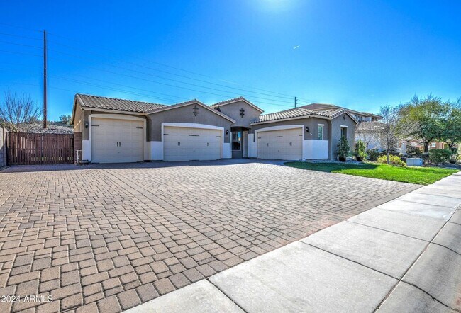 property at 2847 E Odessa St