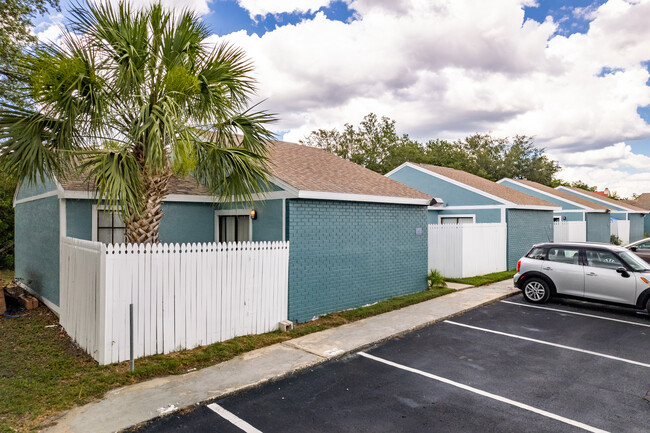 9910 Aquarius Dr in Port Richey, FL - Building Photo - Building Photo