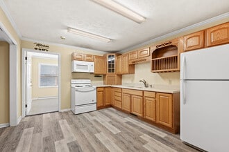 225 W Jefferson St in Plymouth, IN - Building Photo - Building Photo