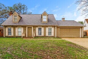 4055 Delgate Cove in Memphis, TN - Building Photo