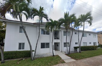 1410 SW 37 Ave in Coral Gables, FL - Building Photo - Building Photo