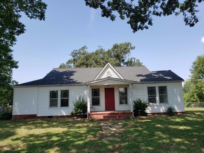 2262 S Lafayette St in Shelby, NC - Building Photo - Building Photo