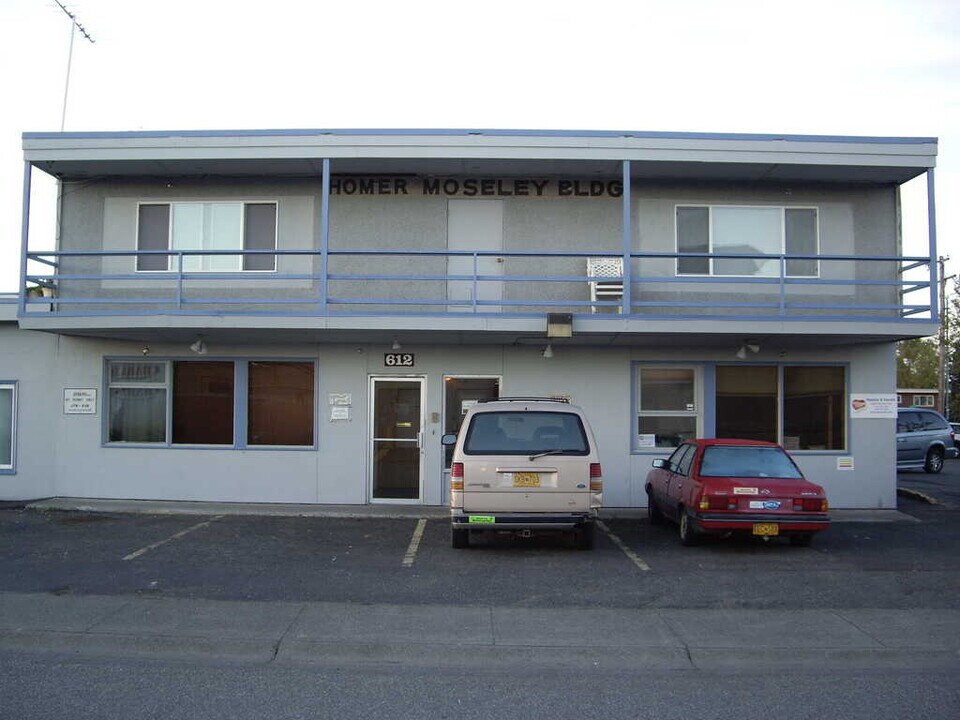 618 E 14th Ave in Anchorage, AK - Building Photo