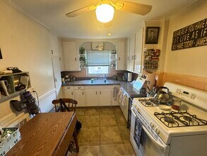 32 Bishop Rd, Unit 4 in Quincy, MA - Building Photo - Building Photo
