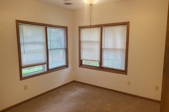 2416 25th Ave S, Unit 2 in Minneapolis, MN - Foto de edificio - Building Photo