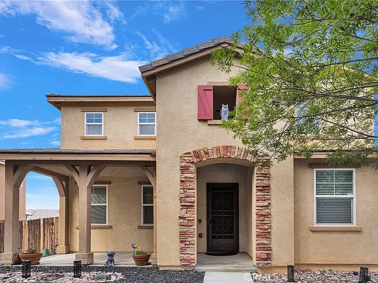 13458 Snowdrop Ct in Victorville, CA - Building Photo