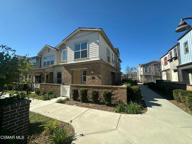 139 Farmhouse Dr in Simi Valley, CA - Building Photo - Building Photo