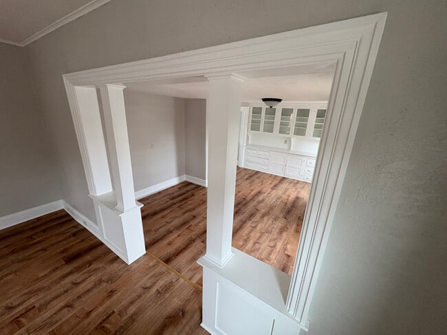 302 W 10th Ave in Oshkosh, WI - Foto de edificio - Building Photo