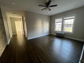 1434 W Farragut Ave in Chicago, IL - Foto de edificio - Building Photo