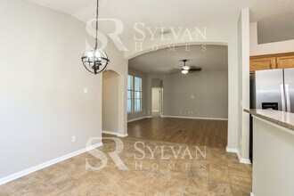 14255 Fish Eagle Dr E in Jacksonville, FL - Foto de edificio - Building Photo