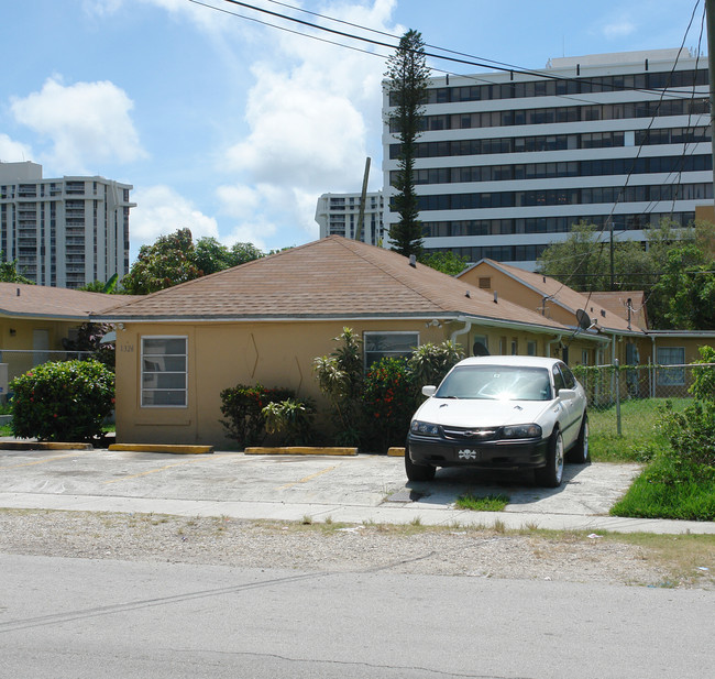 1326 NE 110th St in Miami, FL - Building Photo - Building Photo