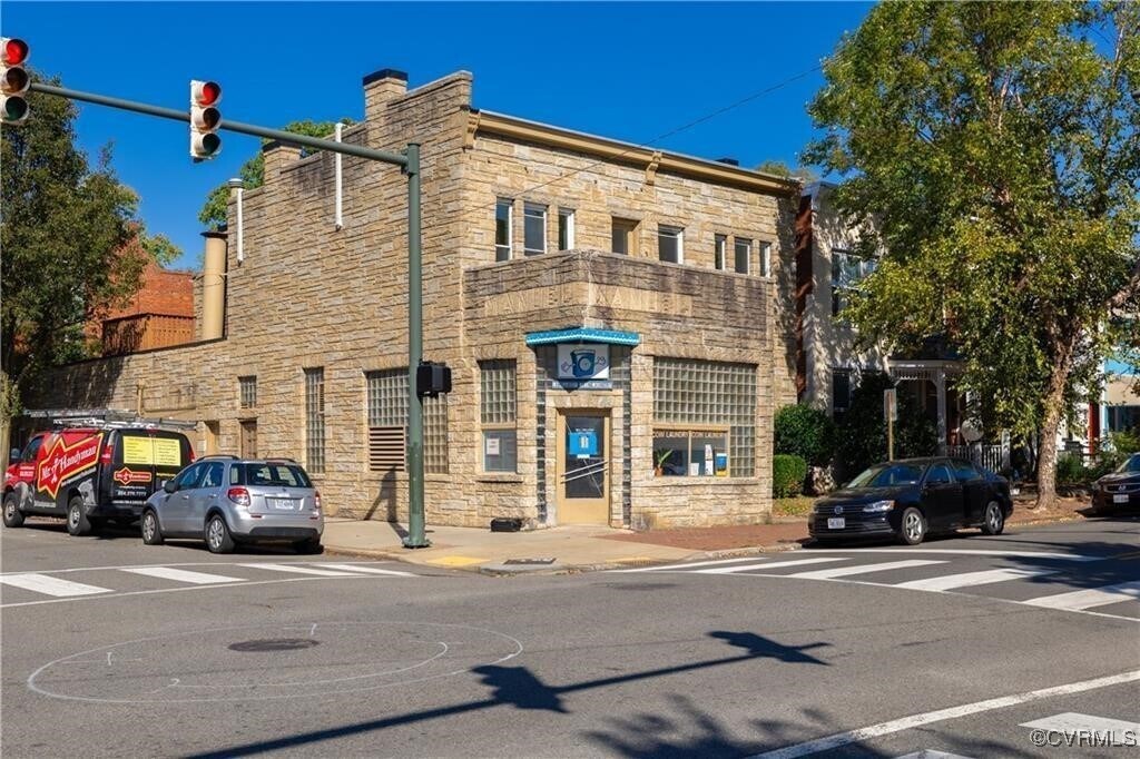102 N Lombardy St in Richmond, VA - Building Photo