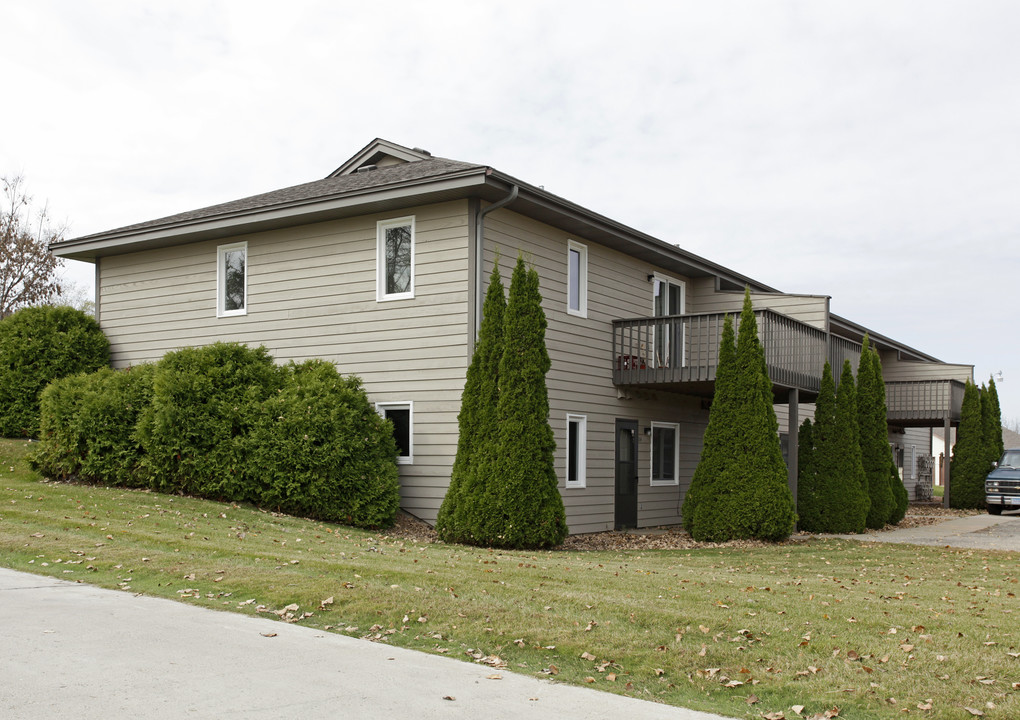 1590 Commercial Ave in Victoria, MN - Building Photo